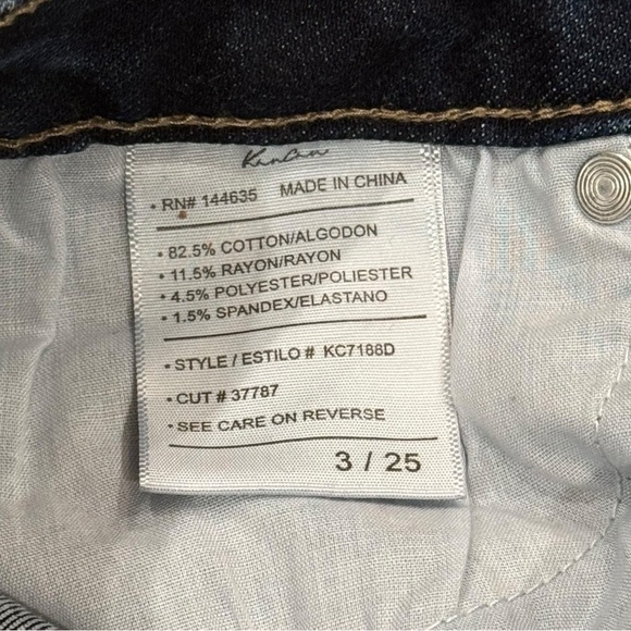 NWOT Kancan Size 3/25 High Rise 
5 Button Skinny Medium Wash Distressed Jeans - Picture 9 of 9